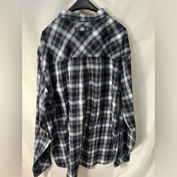 Legendary Whitetails Men's‎ Buck Camp Flannel Shirt Birch Poseidon Plaid 3XT - Picture 7 of 9